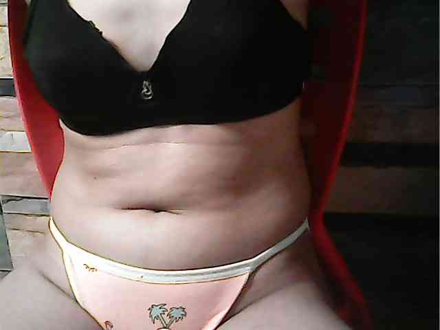 HornyNica webcam
