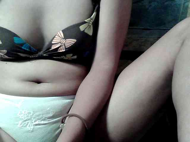 HornyNica webcam