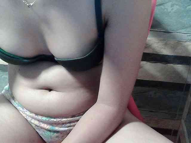HornyNica webcam
