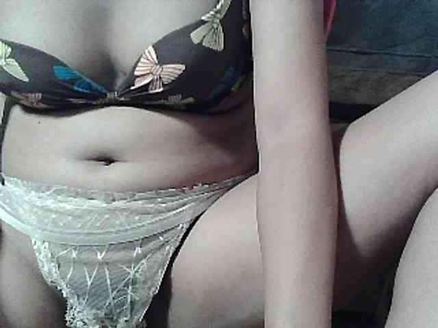 HornyNica webcam