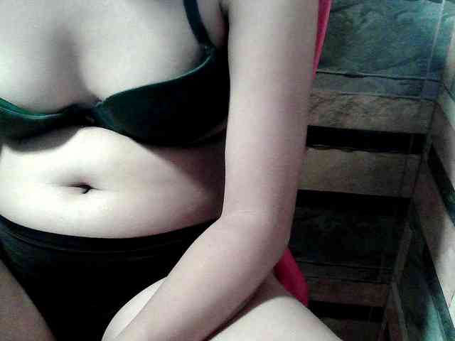 HornyNica webcam