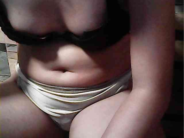 flowerhairypinay Live Webcam on BongaCams