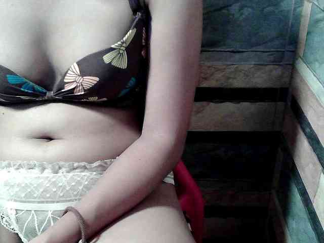 HornyNica webcam