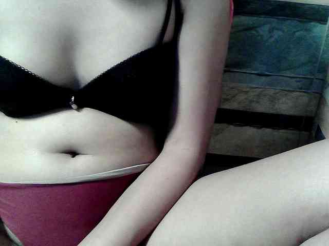 HornyNica webcam