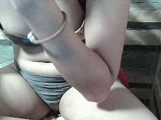 HornyNica webcam