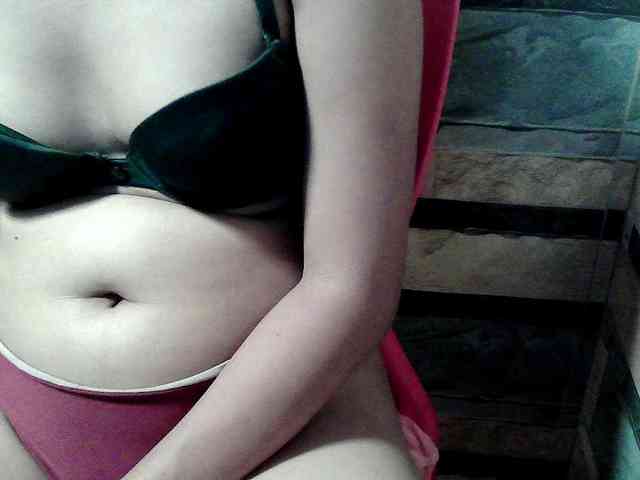 HornyNica webcam