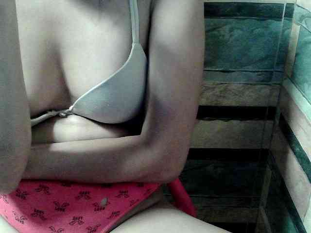 HornyNica webcam
