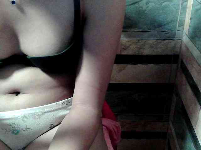 HornyNica webcam