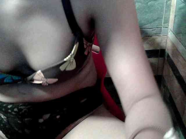 HornyNica webcam