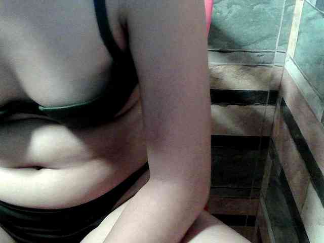 HornyNica webcam