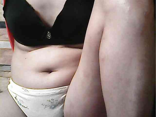 HornyNica webcam