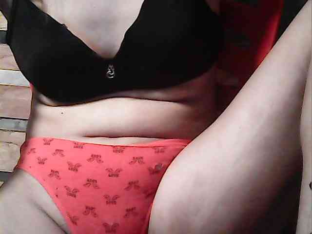 HornyNica webcam