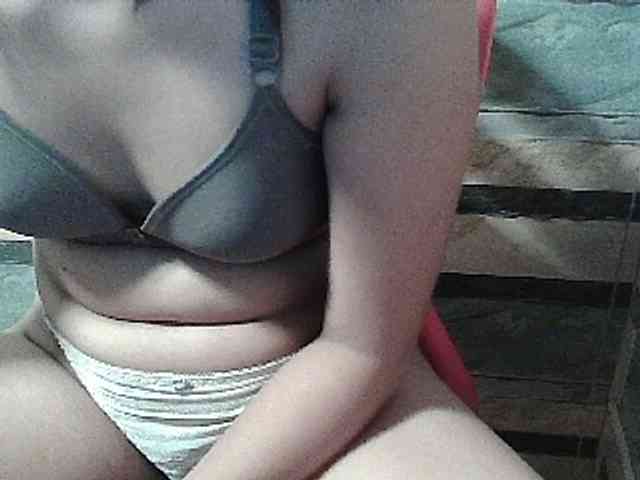 HornyNica webcam