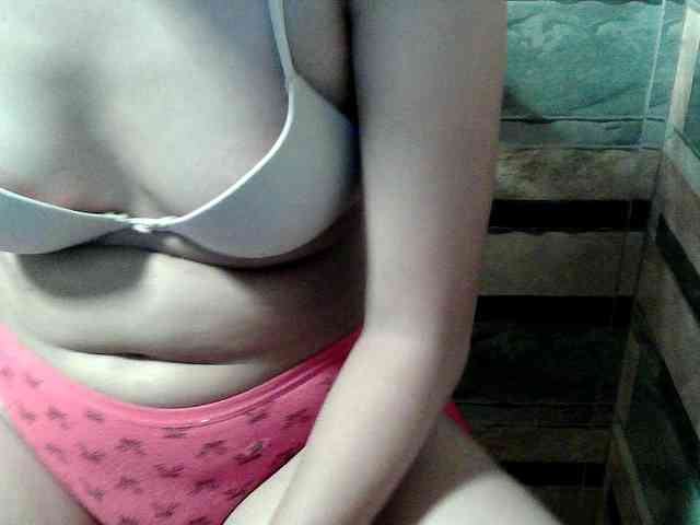 HornyNica webcam