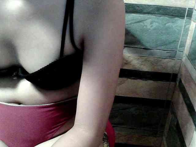 HornyNica webcam