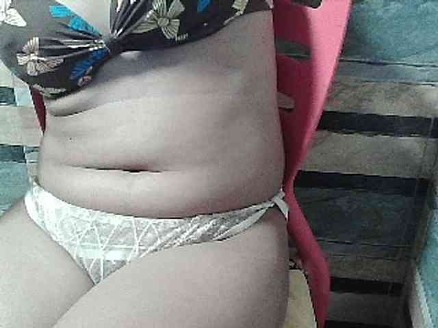 HornyNica webcam