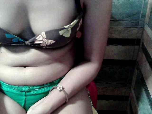 HornyNica webcam