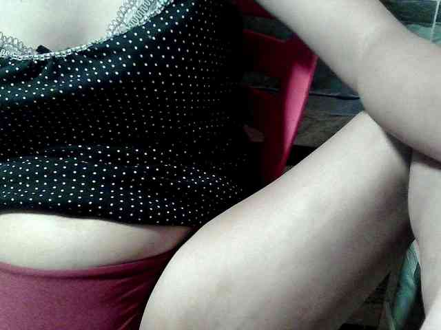 HornyNica webcam
