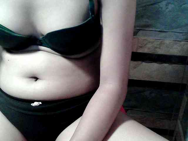 HornyNica webcam