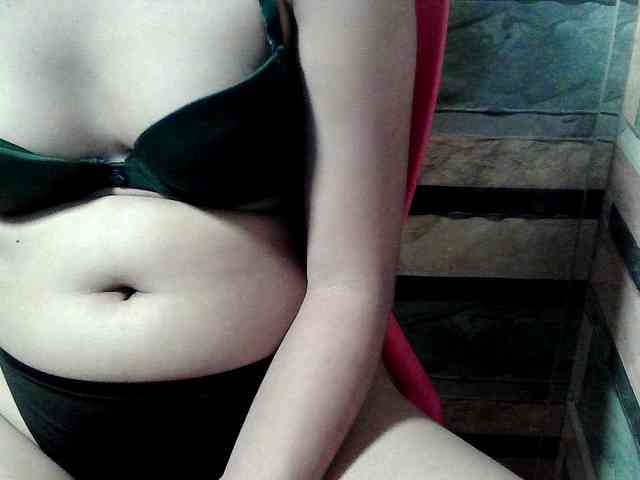 HornyNica webcam