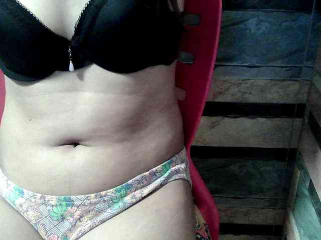 HornyNica webcam