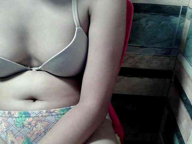 HornyNica webcam