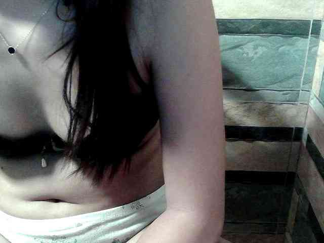 HornyNica webcam