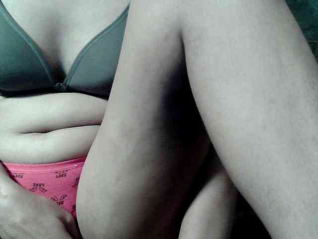 HornyNica webcam
