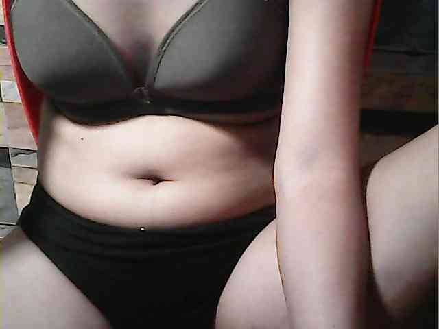 HornyNica webcam