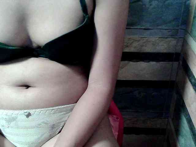 HornyNica webcam