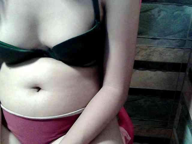 HornyNica webcam