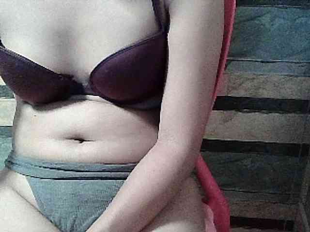 HornyNica webcam
