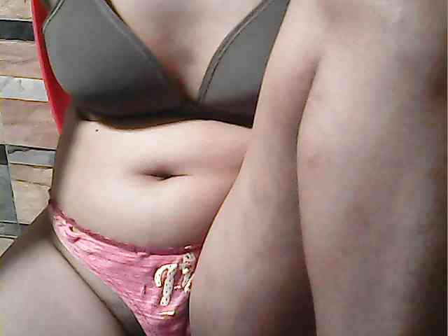 HornyNica webcam