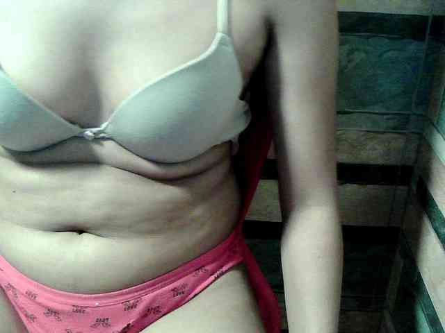 HornyNica webcam