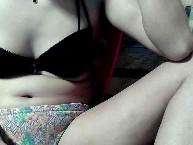 HornyNica webcam