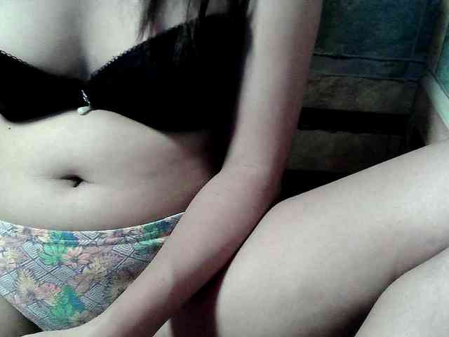 HornyNica webcam