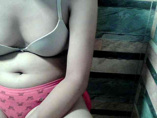 HornyNica webcam