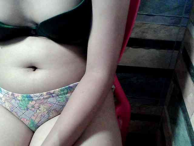 HornyNica webcam
