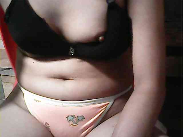 HornyNica webcam