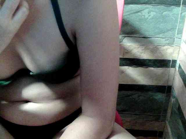 HornyNica webcam