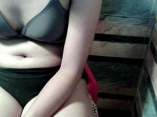 HornyNica webcam