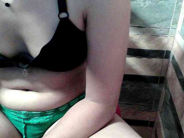 HornyNica webcam