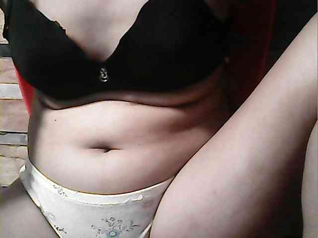 HornyNica webcam