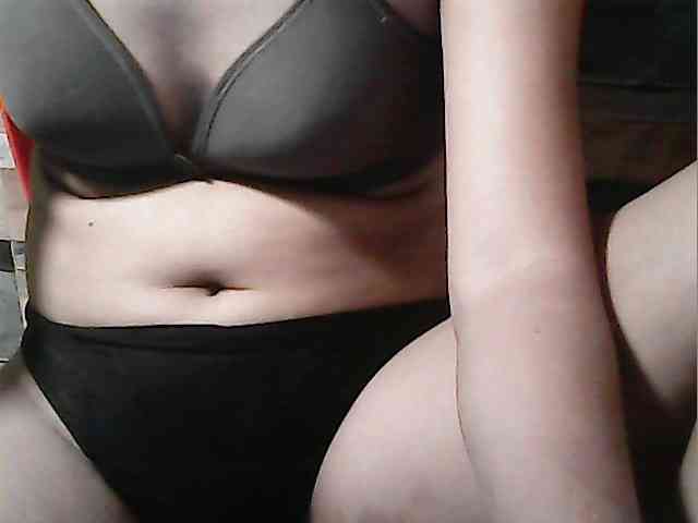 flowerhairypinay Live Webcam on BongaCams