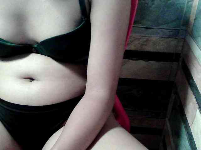 HornyNica webcam
