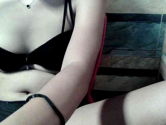 HornyNica webcam