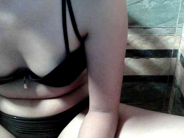 HornyNica webcam