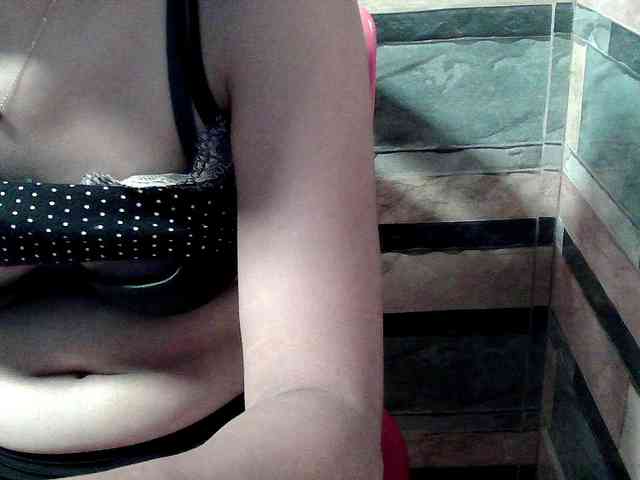 HornyNica webcam