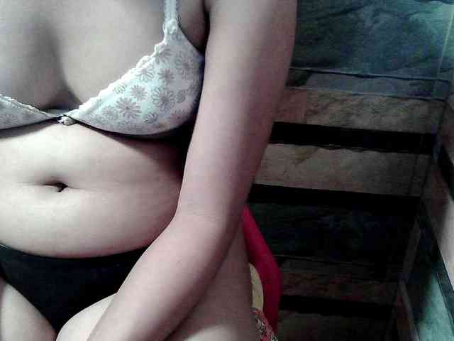 HornyNica webcam