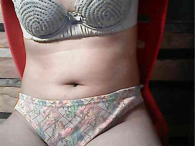 flowerhairypinay Live Webcam on BongaCams